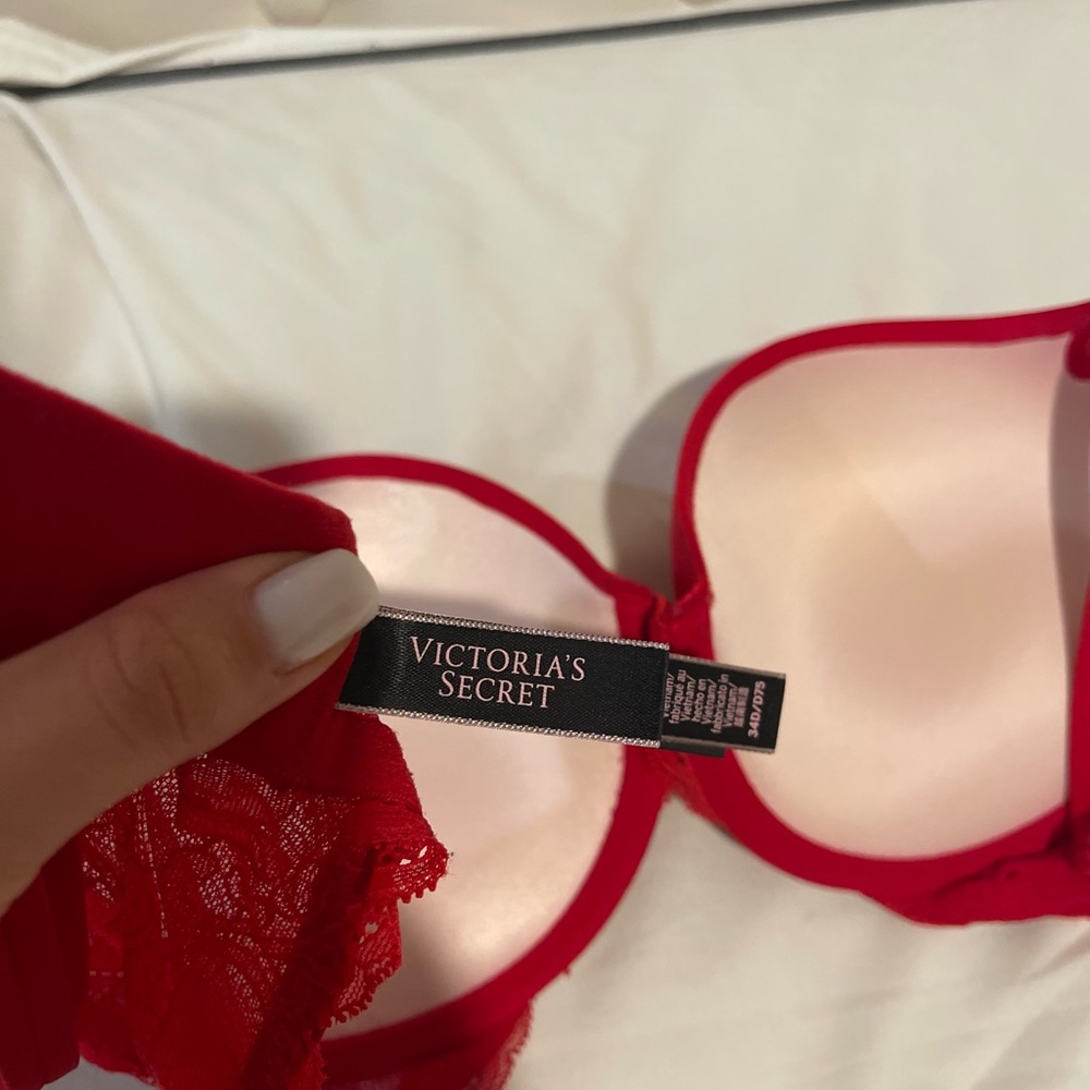 Victoria's Secret Scarlet Lace Bra